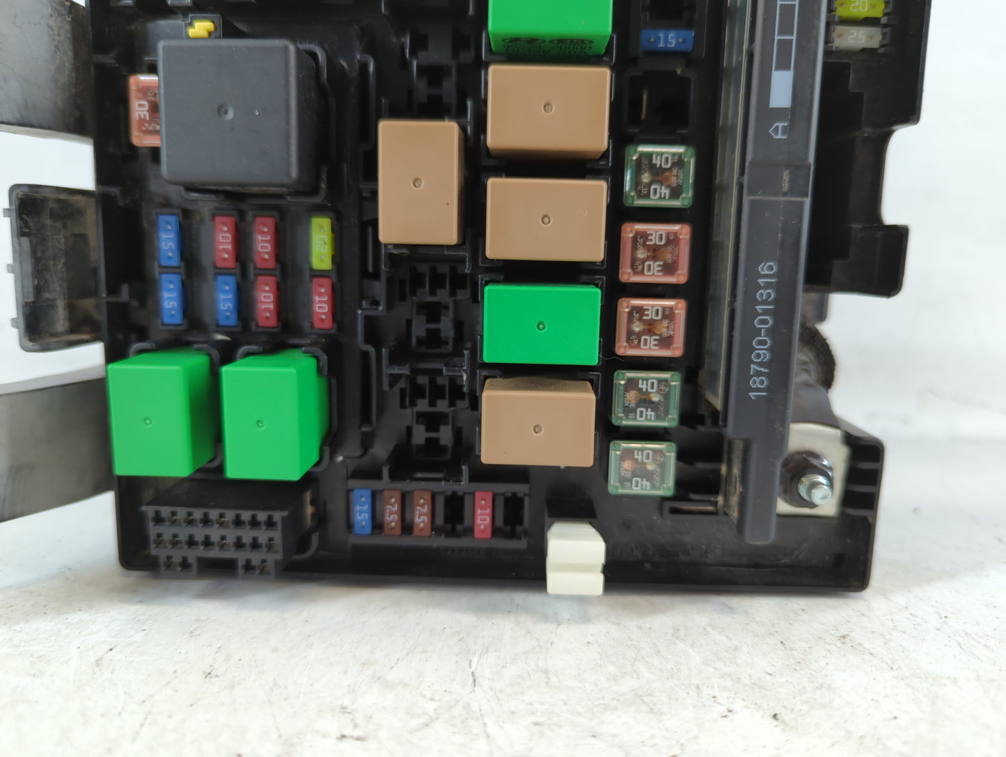 2017-2020 Nissan Rogue Fusebox Fuse Box Panel Relay Module P/N:91941-2S120 Fits Fits 2017 2018 2019 2020 OEM Used Auto Parts