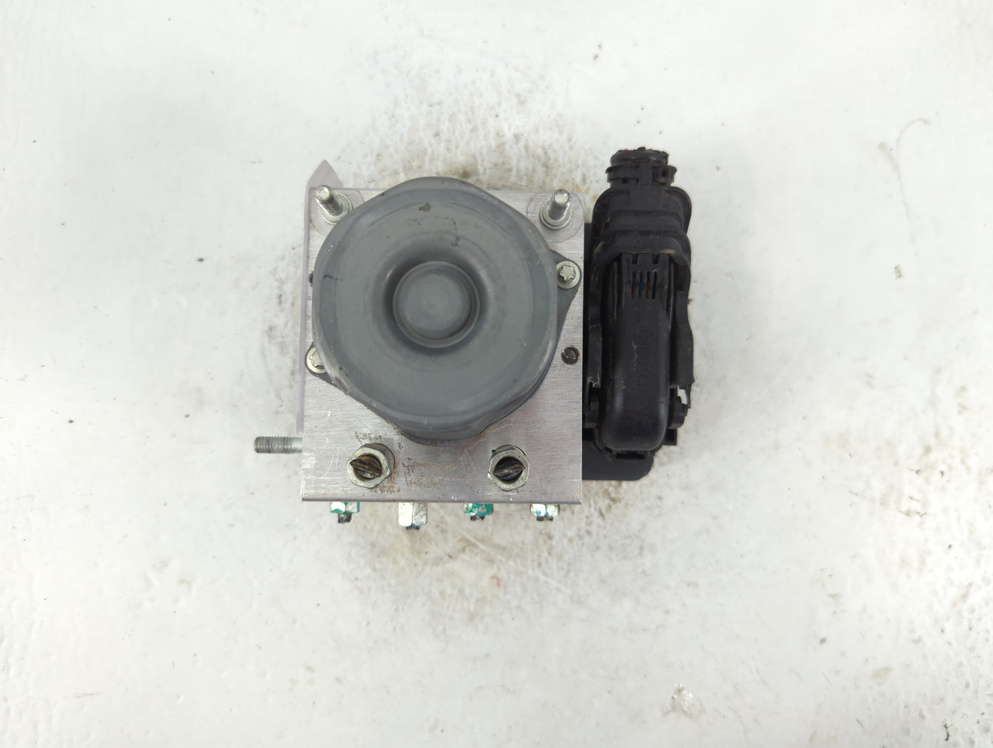 2018 Nissan Rogue ABS Pump Control Module Replacement P/N:47660 5HR1A Fits OEM Used Auto Parts - Oemusedautoparts1.com