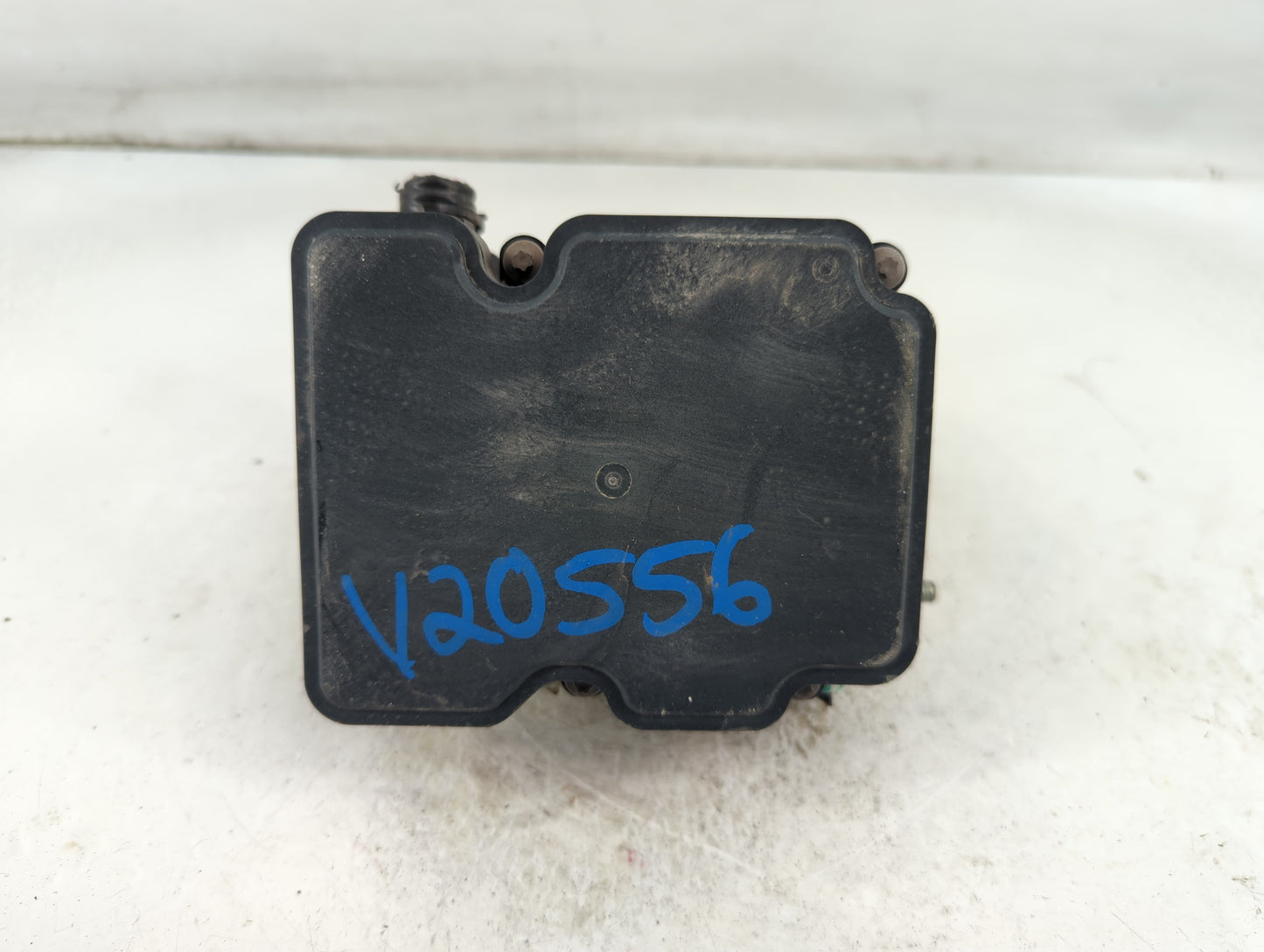 2018 Nissan Rogue ABS Pump Control Module Replacement P/N:47660 5HR1A Fits OEM Used Auto Parts - Oemusedautoparts1.com