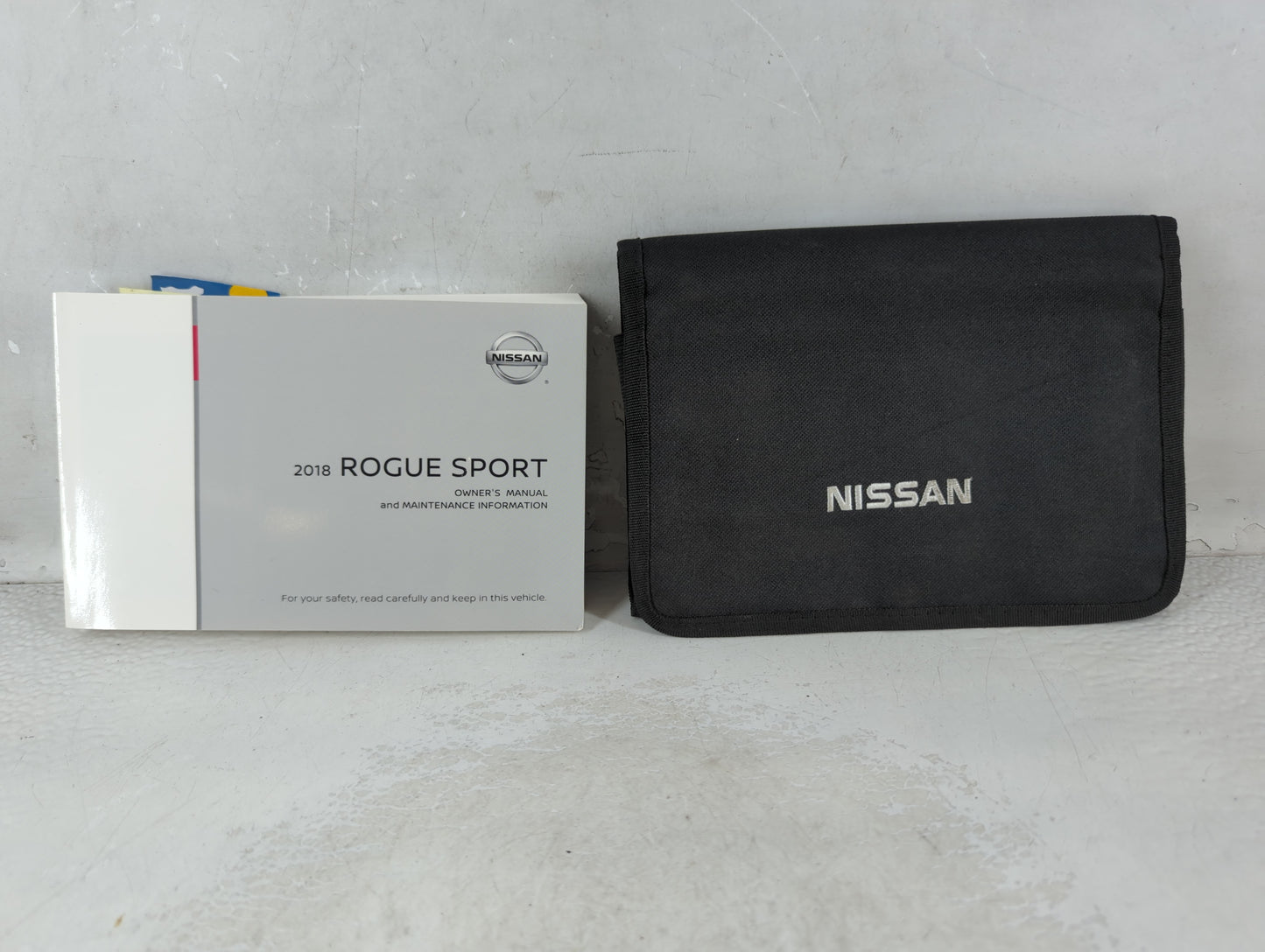 2018 Nissan Rogue Sport Owners Manual Book Guide P/N:OM18E00J11U0 OEM Used Auto Parts - Oemusedautoparts1.com