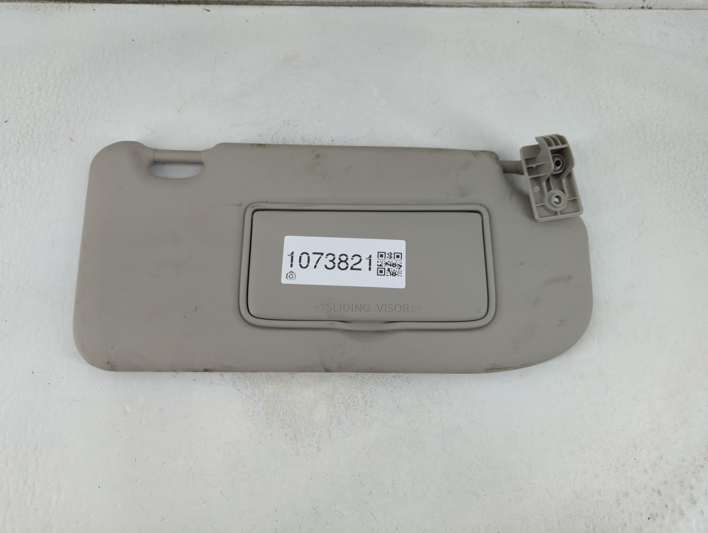2017-2018 Nissan Rogue Sport Sun Visor Shade Replacement Driver Left Mirror Fits Fits 2017 2018 OEM Used Auto Parts - Oemuse