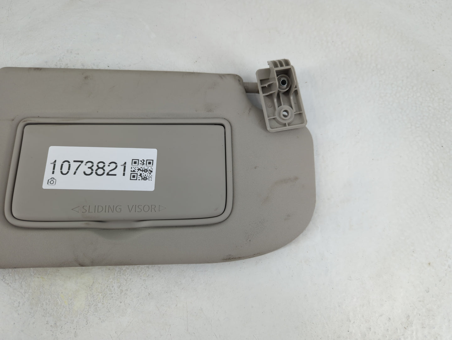 2017-2018 Nissan Rogue Sport Sun Visor Shade Replacement Driver Left Mirror Fits Fits 2017 2018 OEM Used Auto Parts - Oemuse