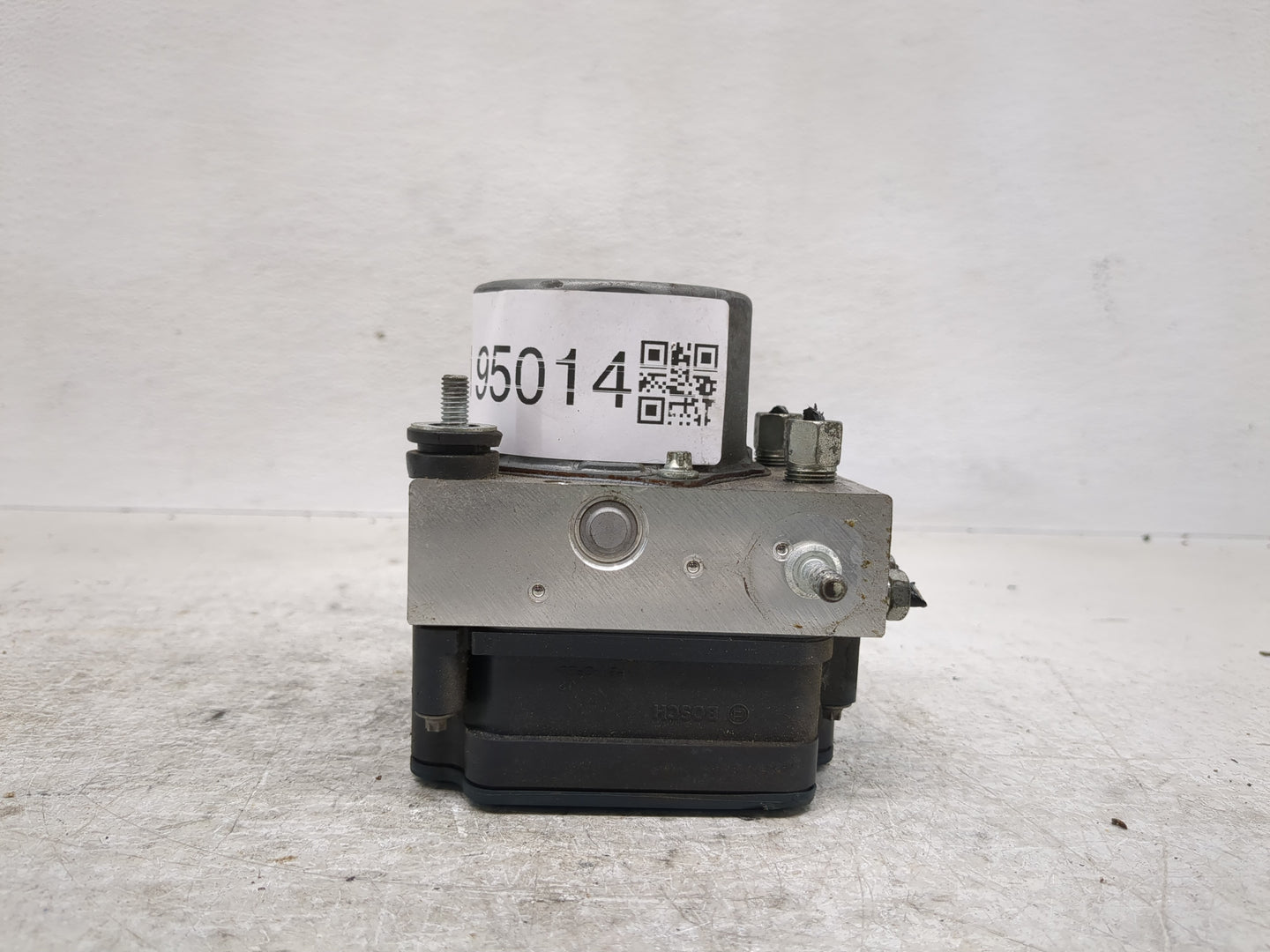 2018 Nissan Rogue Sport ABS Pump Control Module Replacement P/N:47660 6MG2A Fits OEM Used Auto Parts - Oemusedautoparts1.com