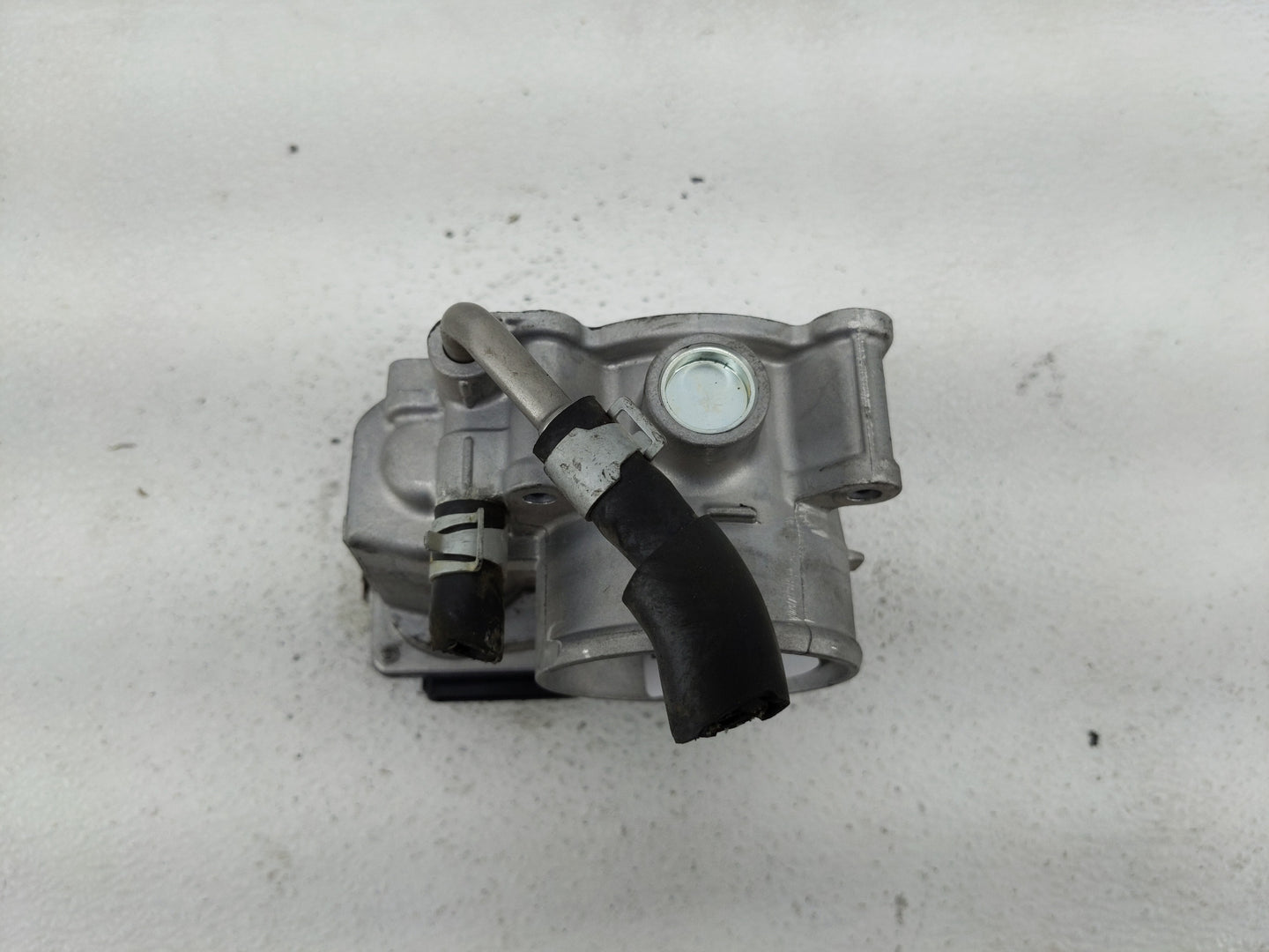 2017-2018 Nissan Rogue Sport Throttle Body P/N:4BA60-01 E Fits Fits 2017 2018 OEM Used Auto Parts - Oemusedautoparts1.com