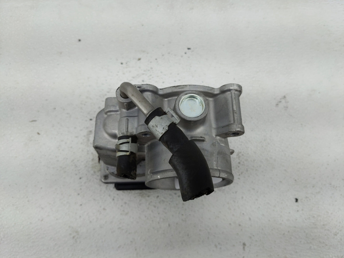 2017-2018 Nissan Rogue Sport Throttle Body P/N:4BA60-01 E Fits Fits 2017 2018 OEM Used Auto Parts - Oemusedautoparts1.com