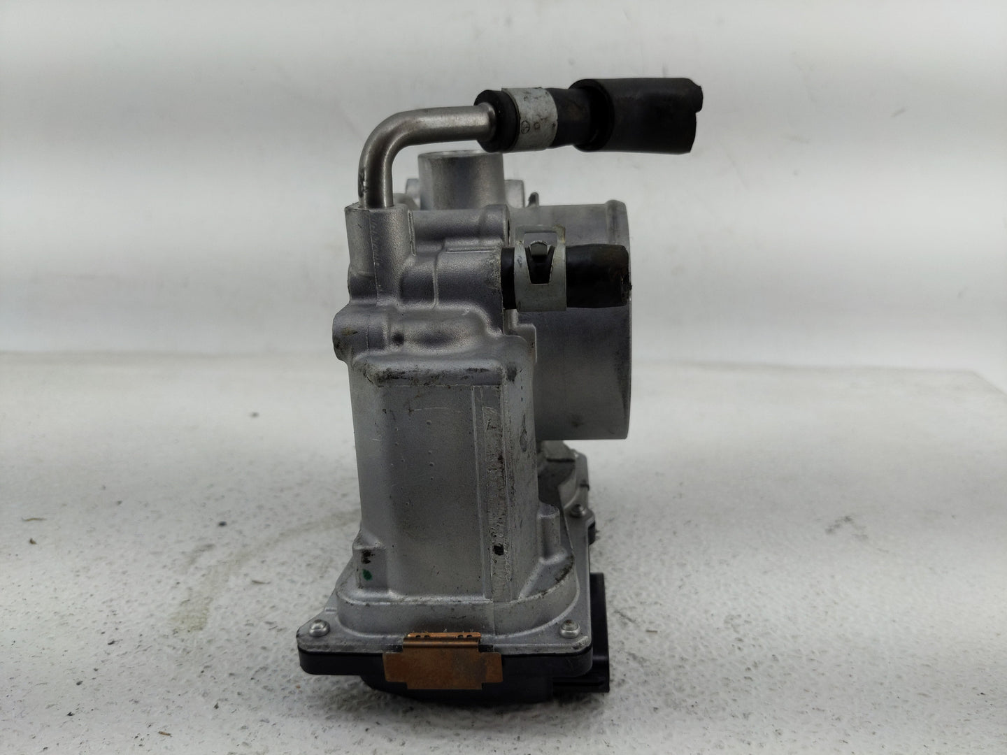 2017-2018 Nissan Rogue Sport Throttle Body P/N:4BA60-01 E Fits Fits 2017 2018 OEM Used Auto Parts - Oemusedautoparts1.com