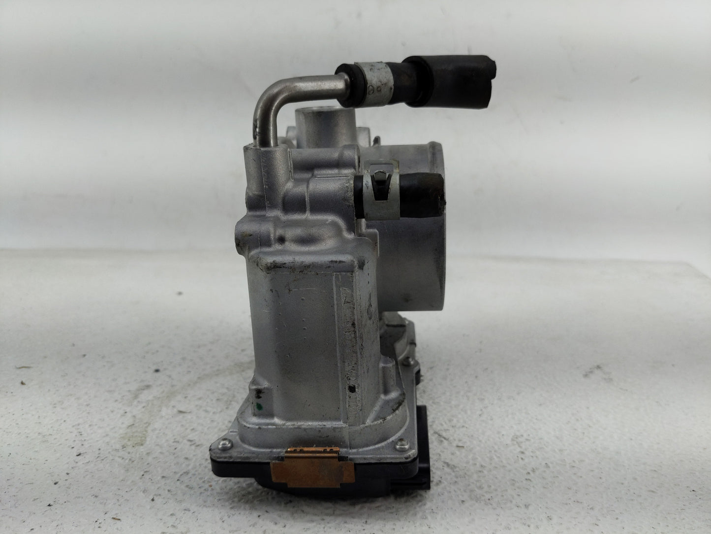 2017-2018 Nissan Rogue Sport Throttle Body P/N:4BA60-01 E Fits Fits 2017 2018 OEM Used Auto Parts - Oemusedautoparts1.com