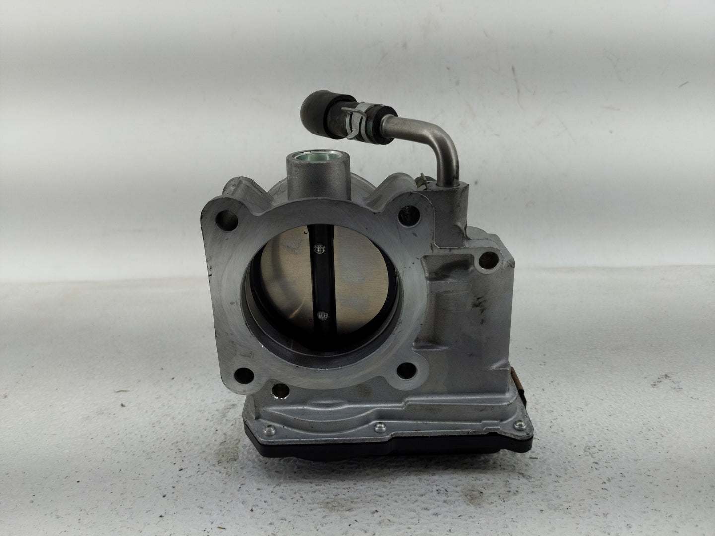 2017-2018 Nissan Rogue Sport Throttle Body P/N:4BA60-01 E Fits Fits 2017 2018 OEM Used Auto Parts - Oemusedautoparts1.com