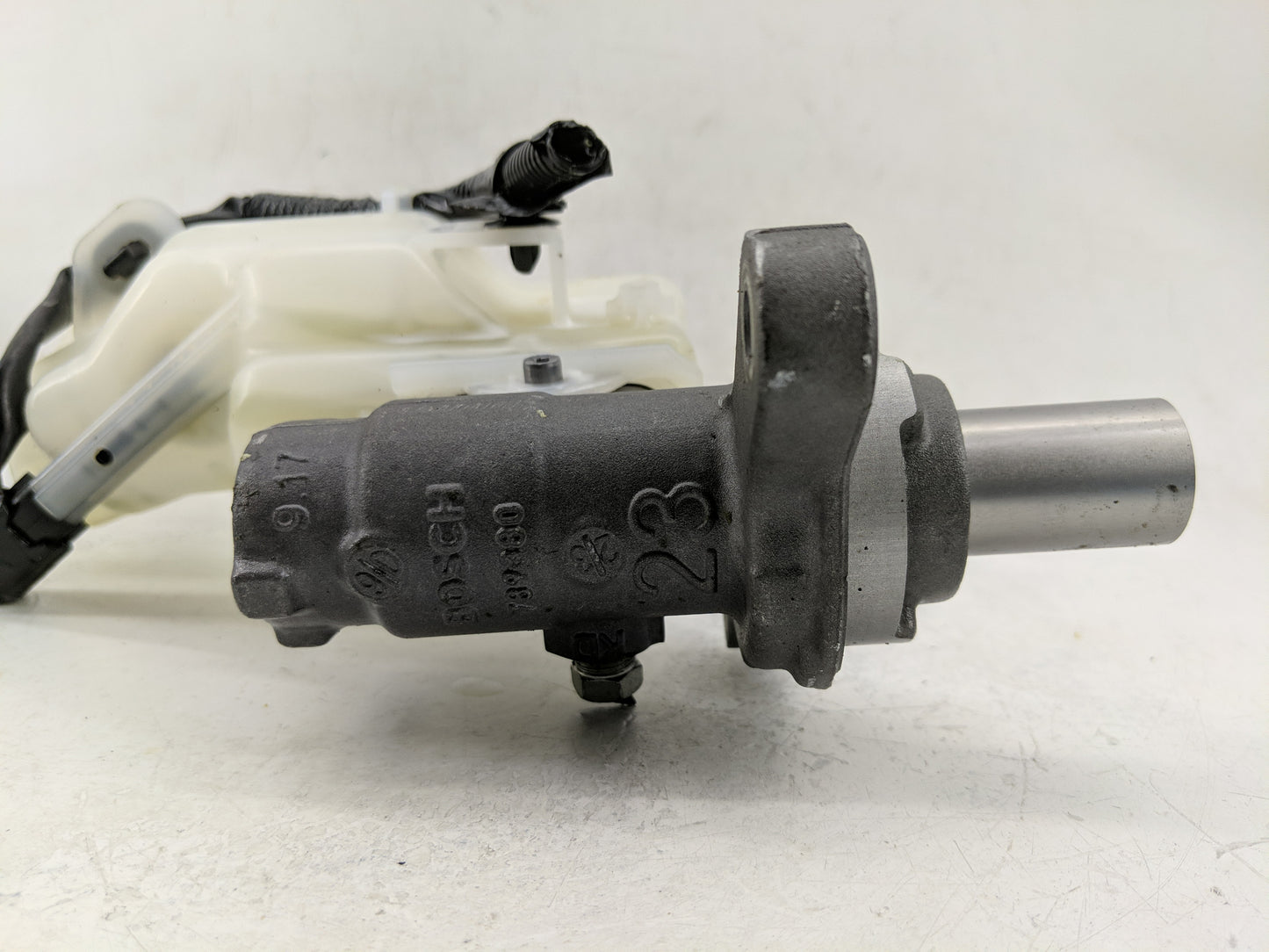 2017-2022 Nissan Rogue Sport Brake Master Cylinder 1311491 - Oemusedautoparts1.com