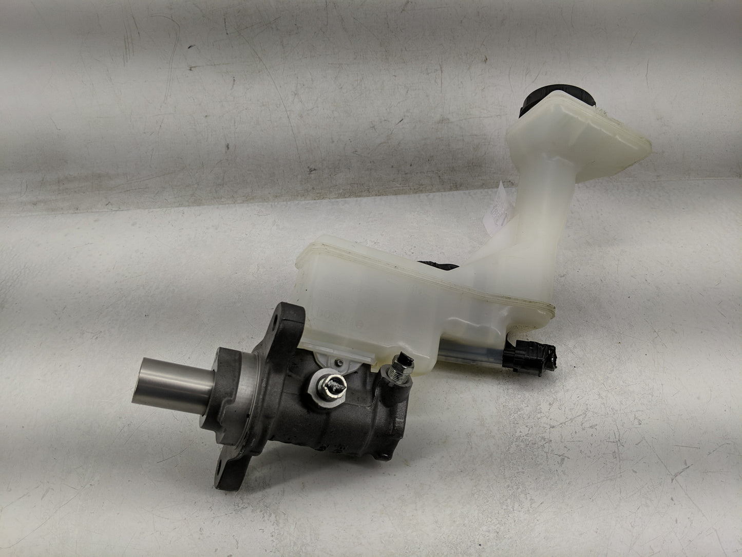 2017-2022 Nissan Rogue Sport Brake Master Cylinder 1311491 - Oemusedautoparts1.com