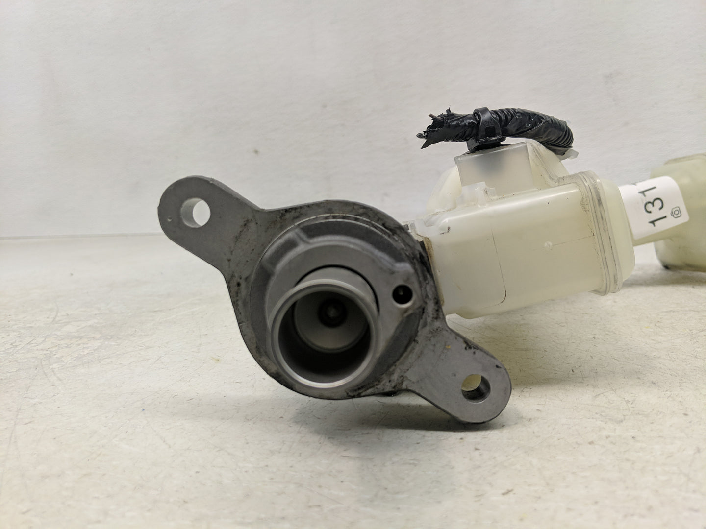 2017-2022 Nissan Rogue Sport Brake Master Cylinder 1311507 - Oemusedautoparts1.com