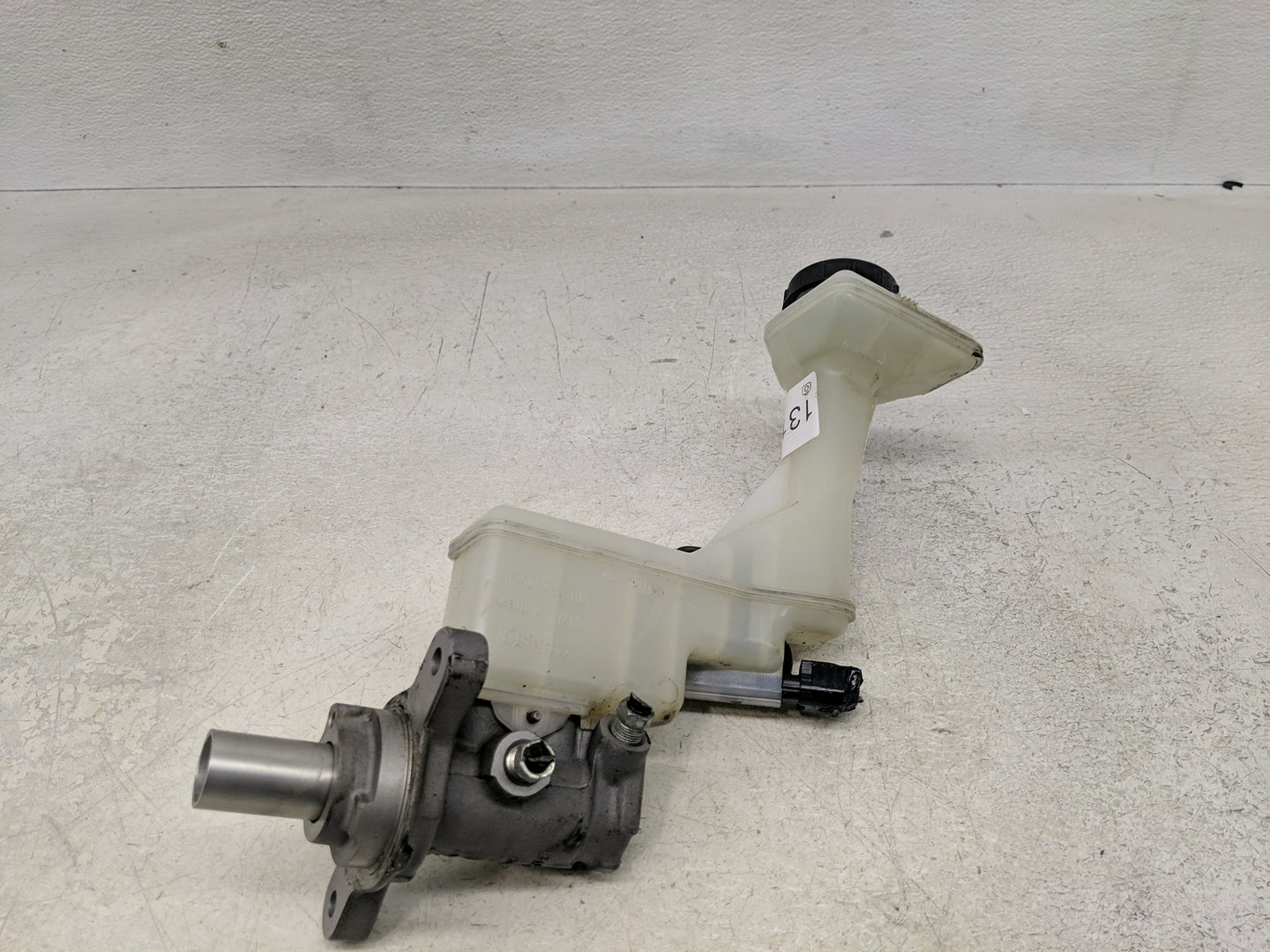 2017-2022 Nissan Rogue Sport Brake Master Cylinder - Oemusedautoparts1.com