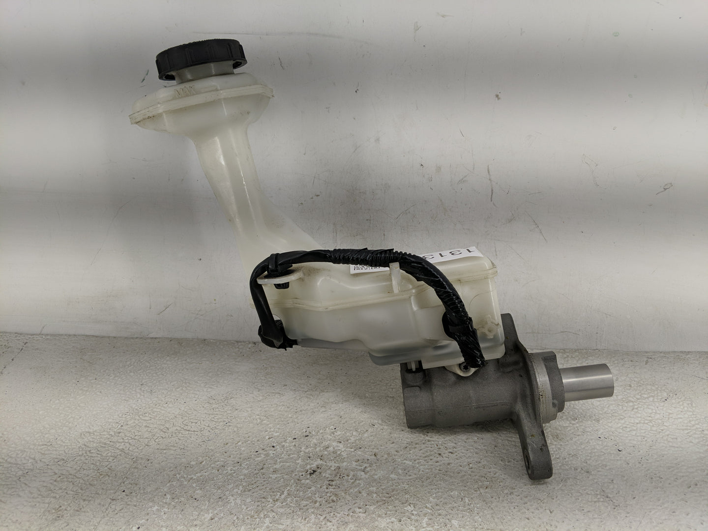 2017-2022 Nissan Rogue Sport Brake Master Cylinder - Oemusedautoparts1.com
