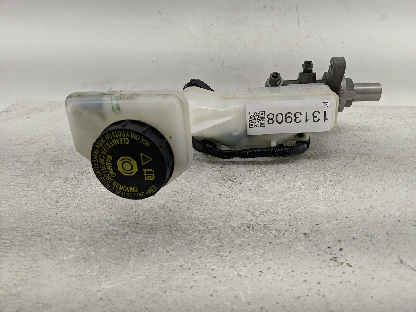 2017-2022 Nissan Rogue Sport Brake Master Cylinder 1313908 - Oemusedautoparts1.com