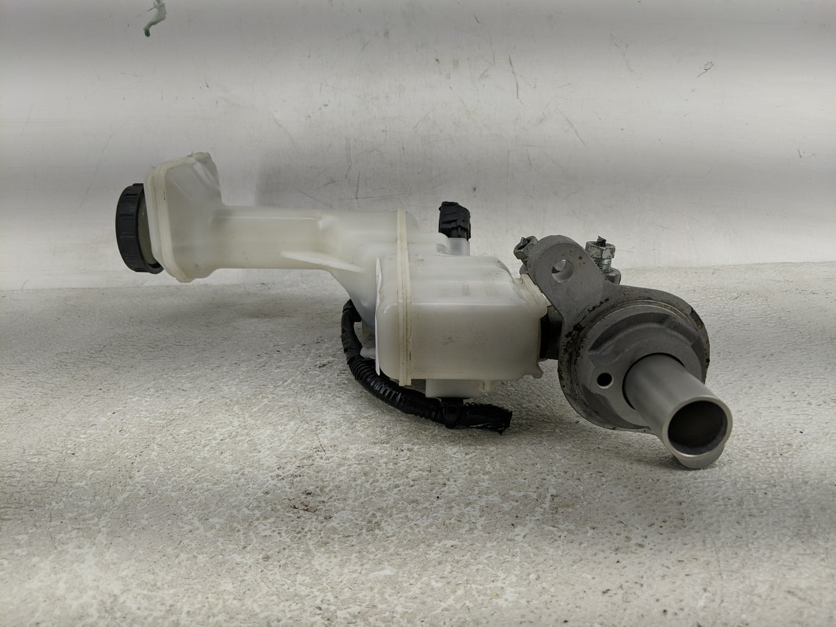 2017-2022 Nissan Rogue Sport Brake Master Cylinder 1313908 - Oemusedautoparts1.com