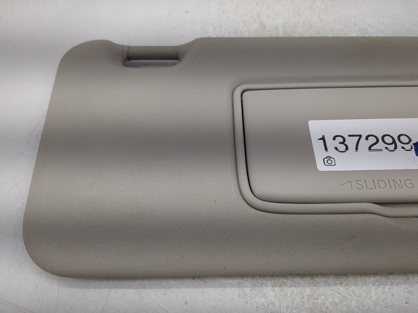2017-2018 Nissan Rogue Sport Sun Visor Shade Replacement Passenger Right Mirror Fits Fits 2017 2018 OEM Used Auto Parts - Oe