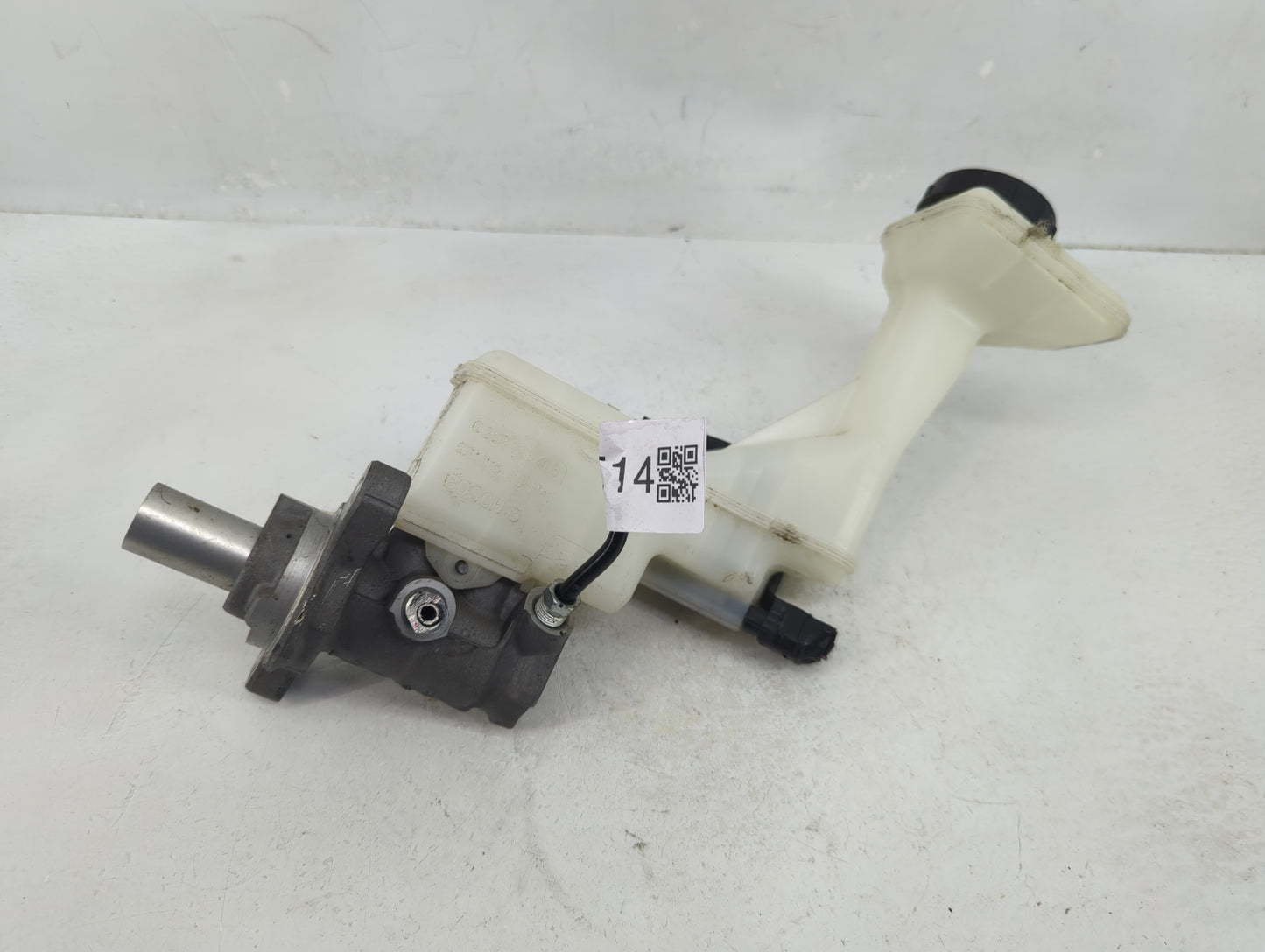 2017-2022 Nissan Rogue Sport Brake Master Cylinder 1376514 - Oemusedautoparts1.com
