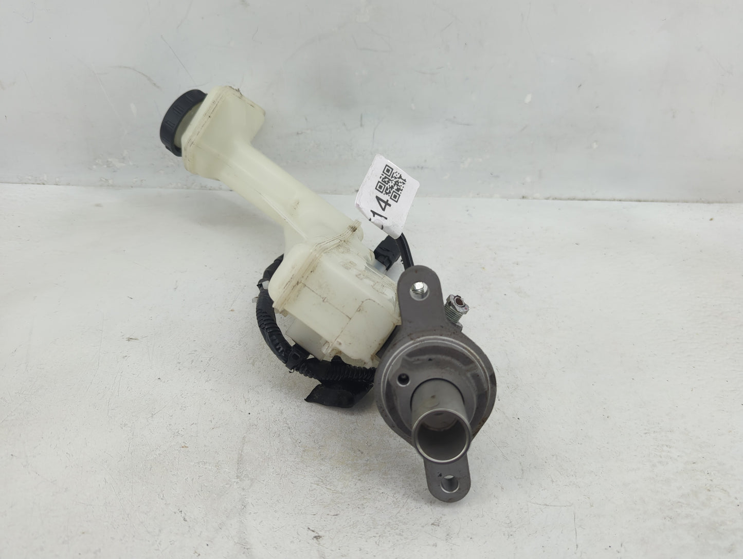 2017-2022 Nissan Rogue Sport Brake Master Cylinder 1376514 - Oemusedautoparts1.com