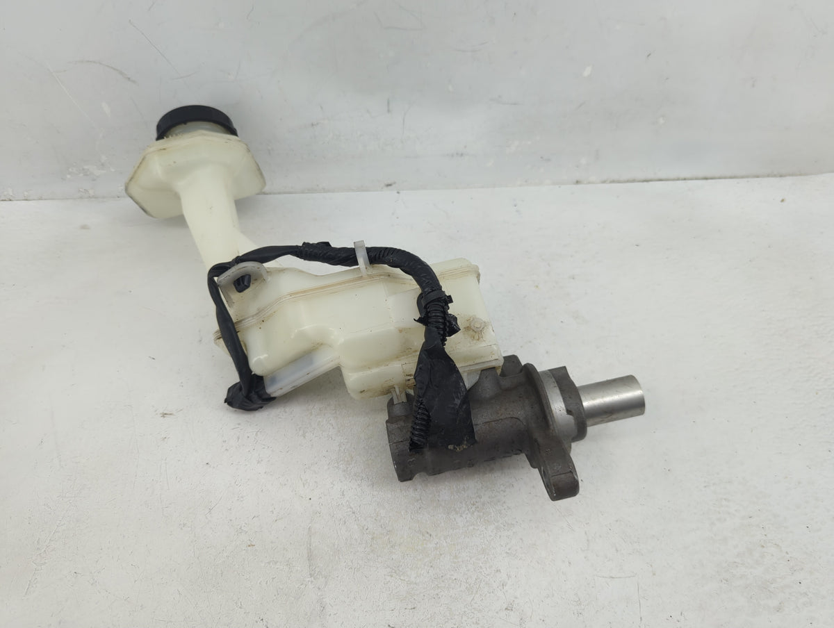 2017-2022 Nissan Rogue Sport Brake Master Cylinder 1376514 - Oemusedautoparts1.com