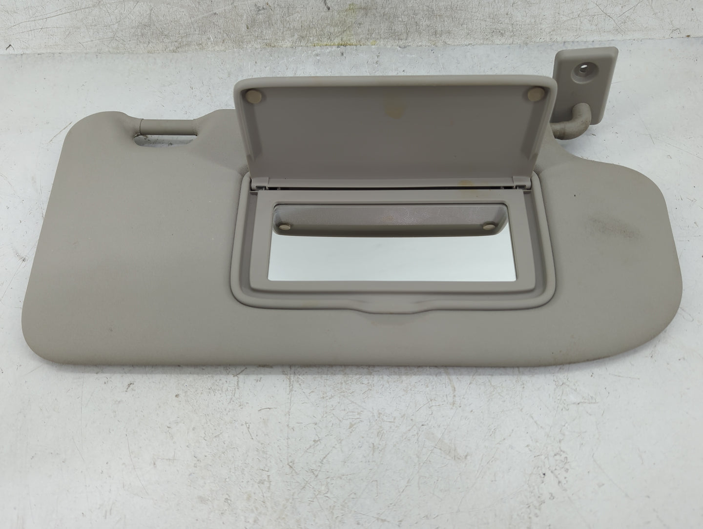 2017-2018 Nissan Rogue Sport Sun Visor Shade Replacement Passenger Right Mirror Fits Fits 2017 2018 OEM Used Auto Parts - Oe