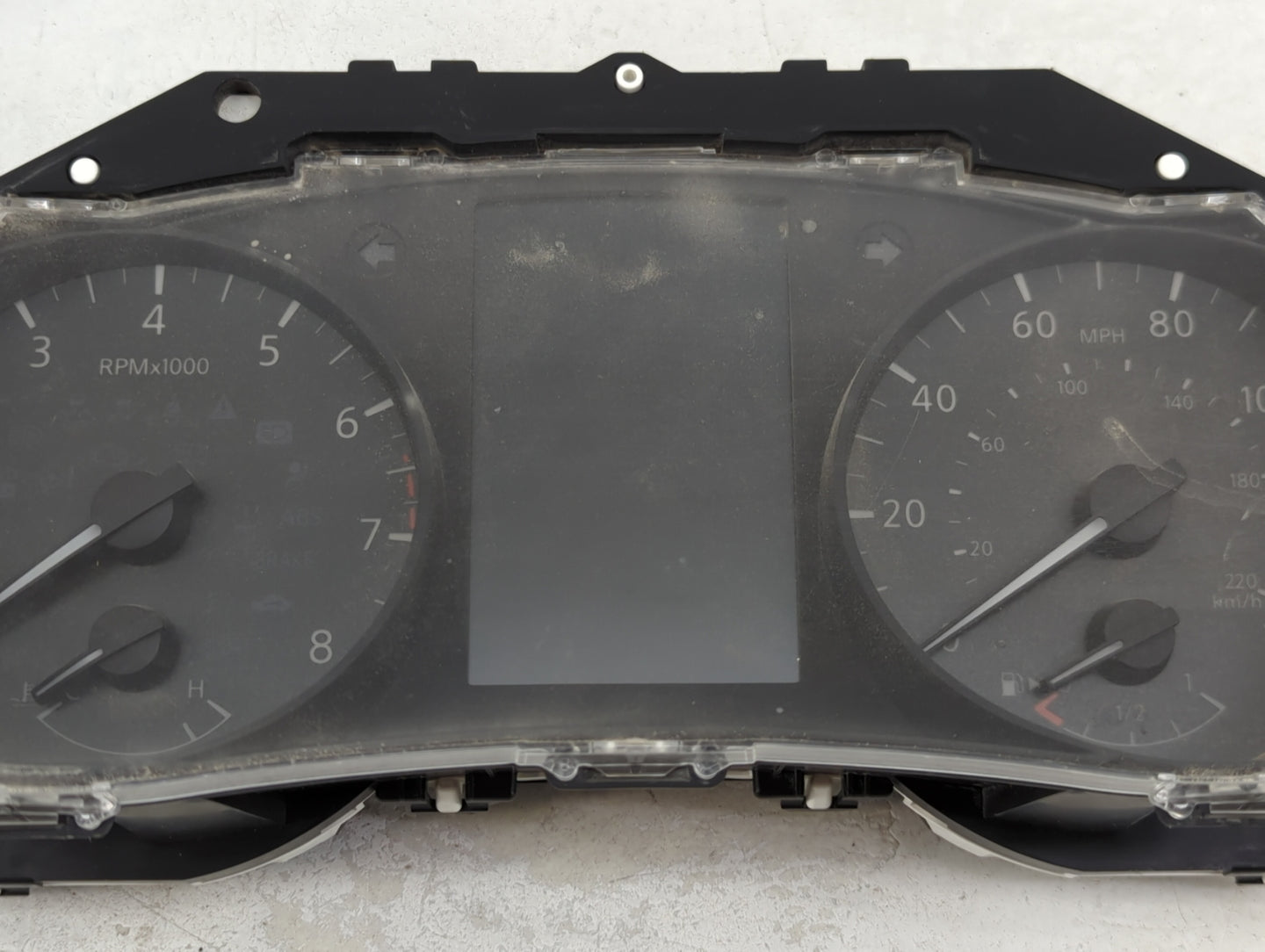 2017-2018 Nissan Rogue Sport Instrument Cluster Speedometer Gauges Fits Fits 2017 2018 OEM Used Auto Parts - Oemusedautopart