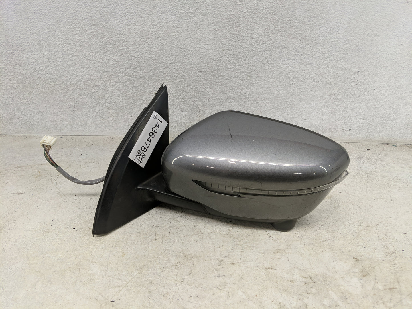 2017-2022 Nissan Rogue Sport Driver Side View Mirror - Left Door Mirror OEM Used - Oemusedautoparts1.com