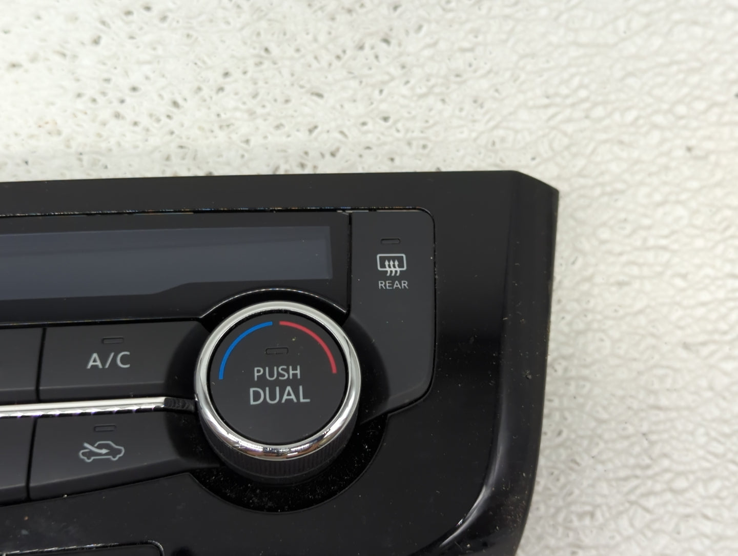 2017-2022 Nissan Rogue Sport Climate Control Module Temperature AC/Heater Replacement P/N:27500 7FE0A Fits OEM Used Auto Par