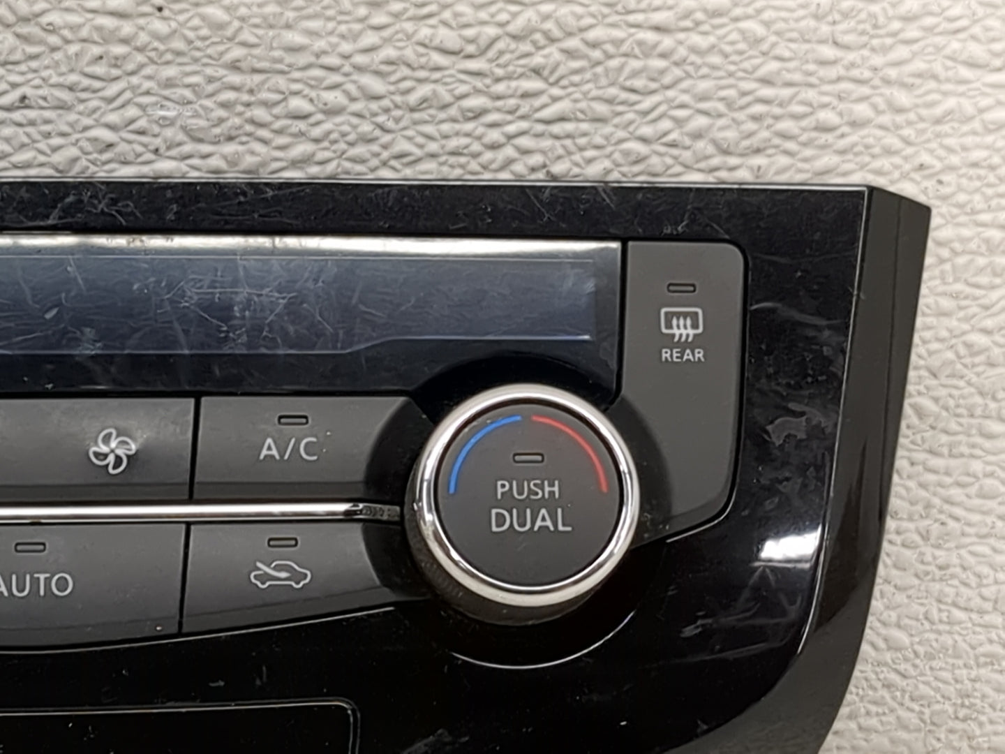 2017-2022 Nissan Rogue Sport Climate Control Module Temperature AC/Heater Replacement P/N:27500 6MA0A 27500 7FE0A Fits OEM U