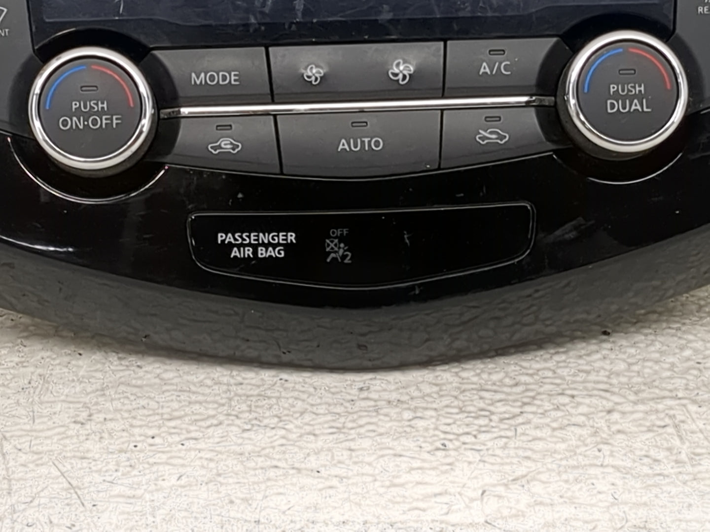 2017-2022 Nissan Rogue Sport Climate Control Module Temperature AC/Heater Replacement P/N:27500 6MA0A 27500 7FE0A Fits OEM U