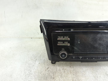 2017-2018 Nissan Rogue Sport Radio AM FM Cd Player Receiver Replacement P/N:NT8-13NDC1-5 3043A-13NDC15 Fits Fits 2017 2018 OEM Used Auto Parts