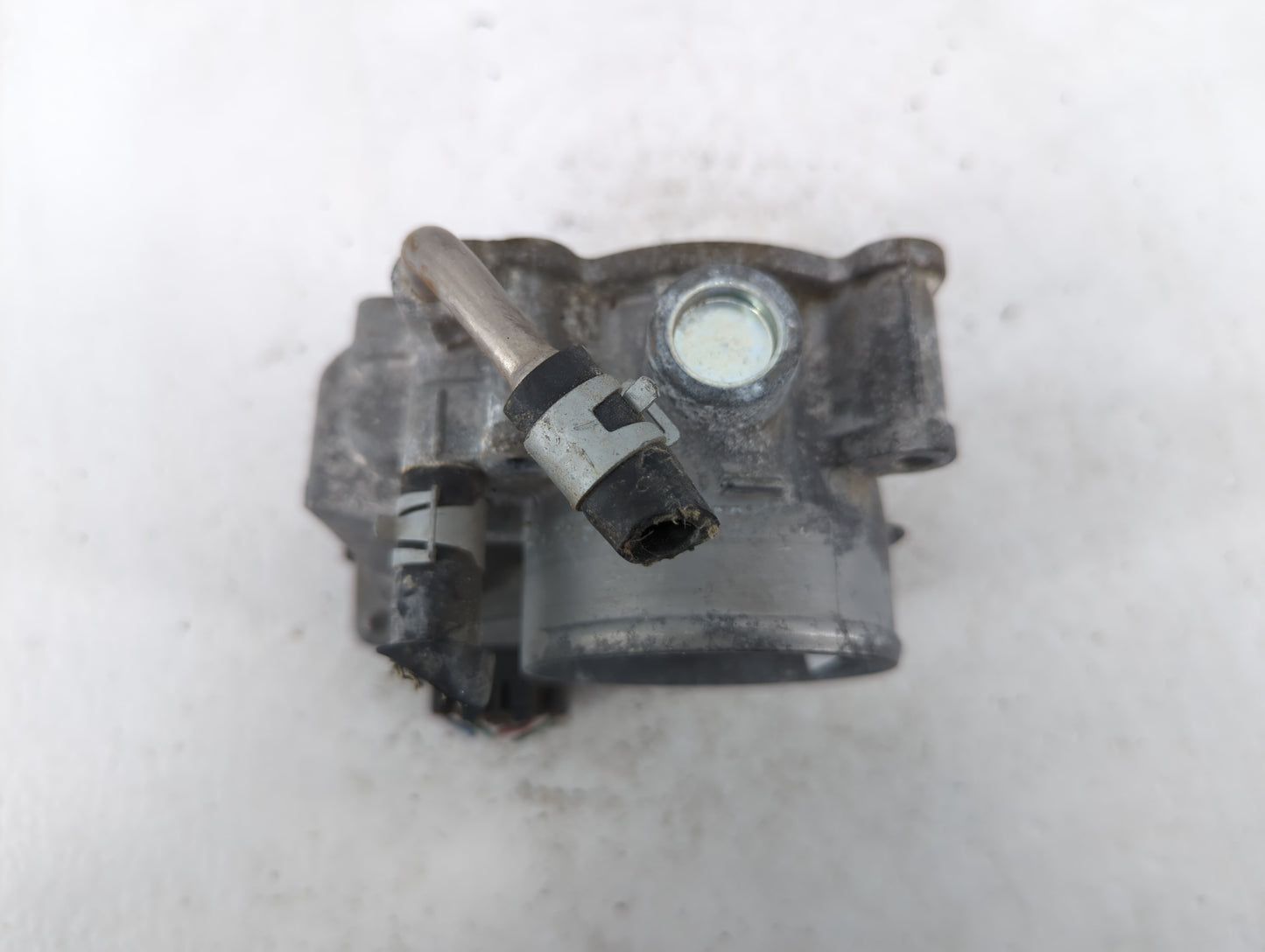 2017-2018 Nissan Rogue Sport Throttle Body P/N:4BA60-01 E Fits Fits 2017 2018 OEM Used Auto Parts - Oemusedautoparts1.com