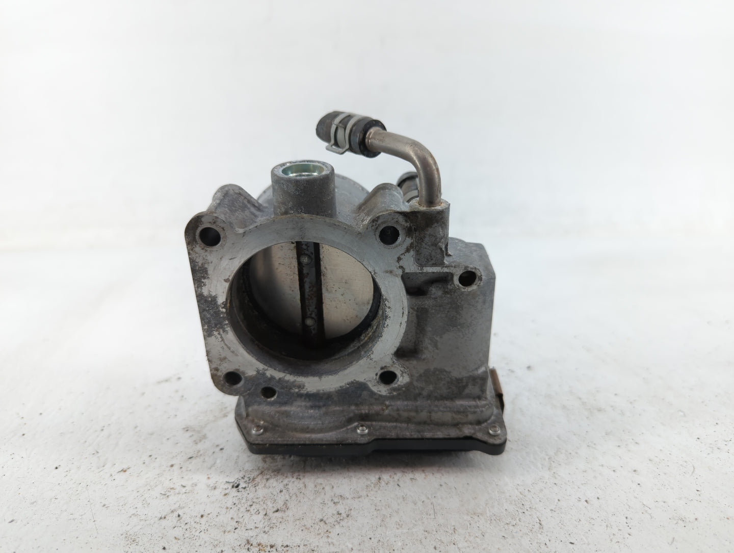 2017-2018 Nissan Rogue Sport Throttle Body P/N:4BA60-01 E Fits Fits 2017 2018 OEM Used Auto Parts - Oemusedautoparts1.com