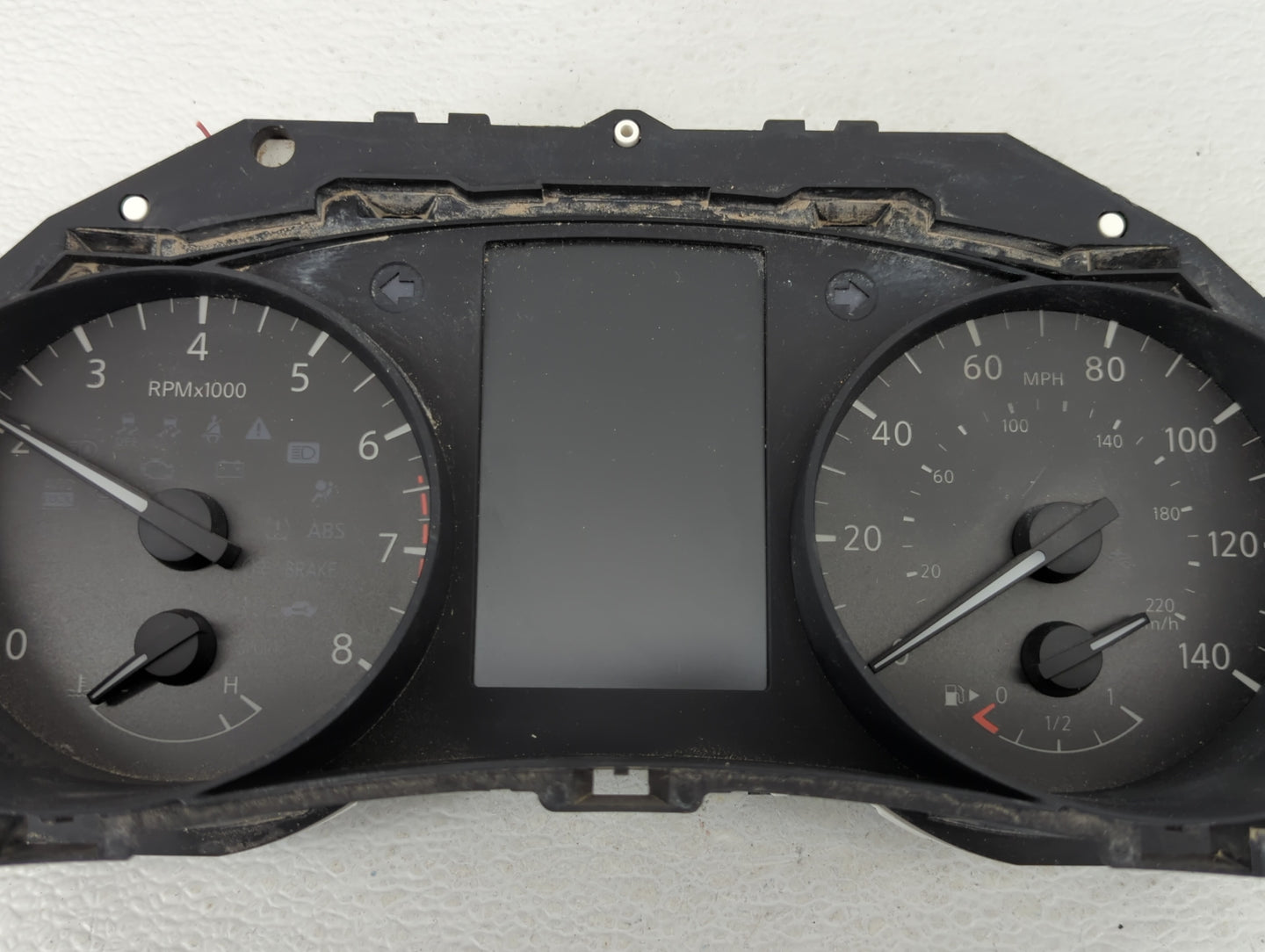 2017-2018 Nissan Rogue Sport Instrument Cluster Speedometer Gauges P/N:6MA1A Fits Fits 2017 2018 OEM Used Auto Parts - Oemus