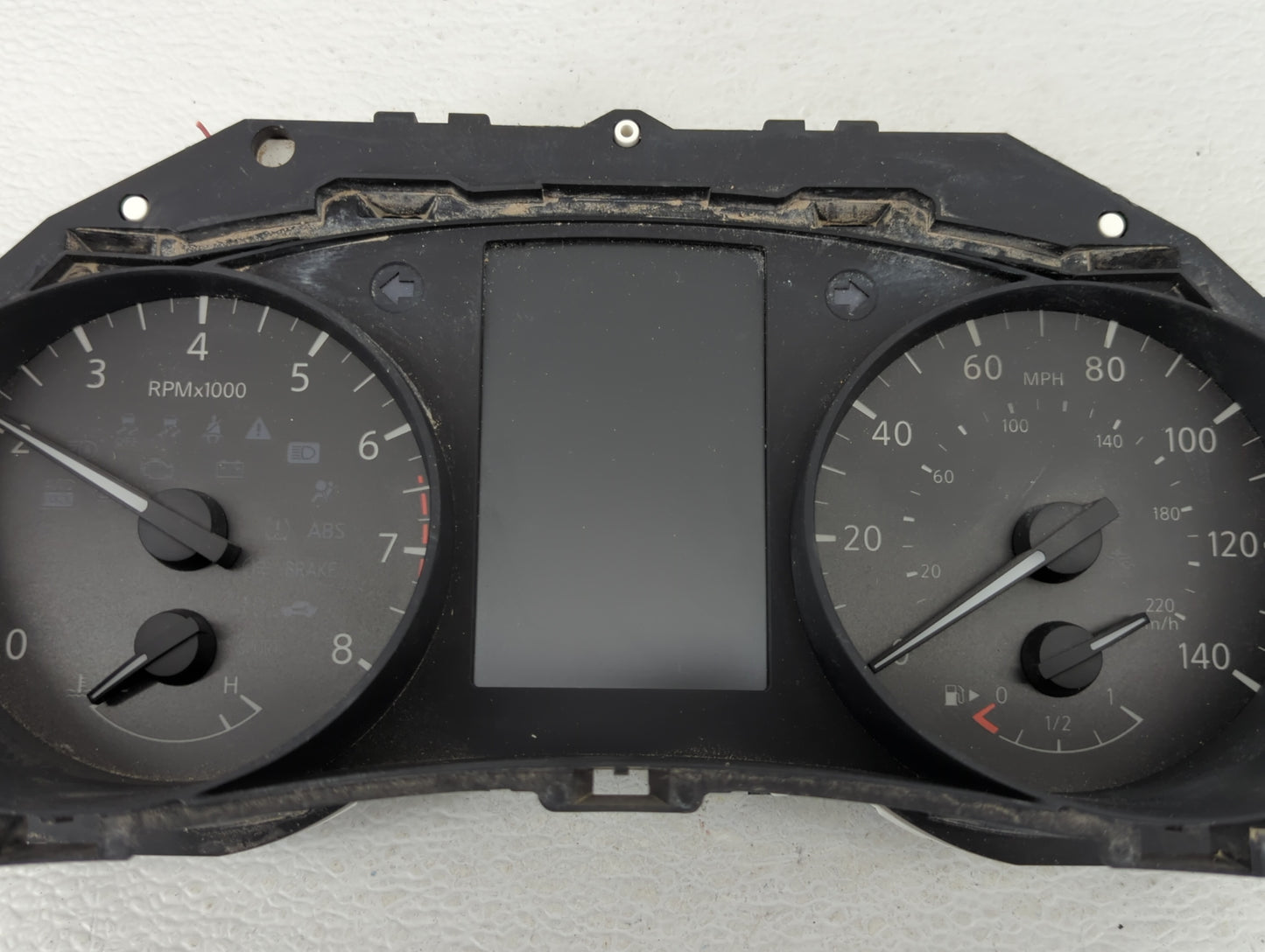 2017-2018 Nissan Rogue Sport Instrument Cluster Speedometer Gauges P/N:6MA1A Fits Fits 2017 2018 OEM Used Auto Parts - Oemus