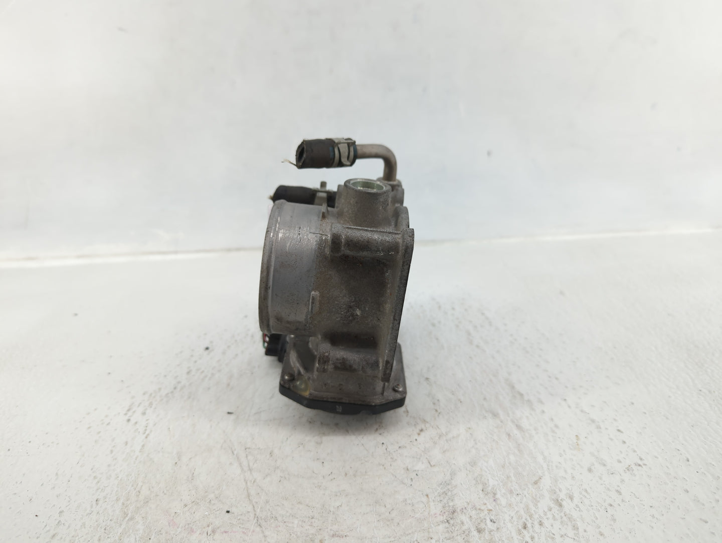 2017-2018 Nissan Rogue Sport Throttle Body P/N:4BA60-01 E Fits Fits 2017 2018 OEM Used Auto Parts - Oemusedautoparts1.com