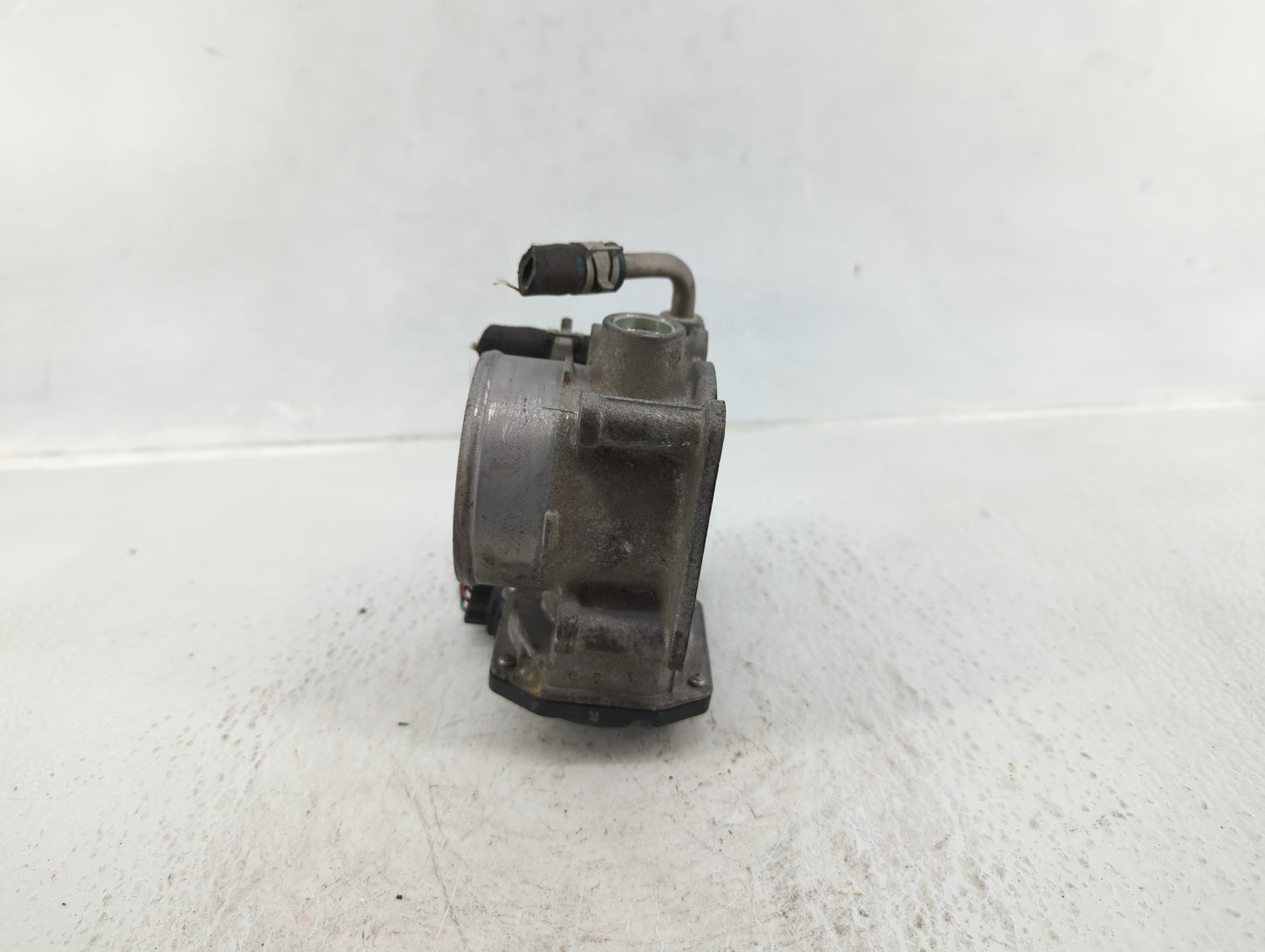 2017-2018 Nissan Rogue Sport Throttle Body P/N:4BA60-01 E Fits Fits 2017 2018 OEM Used Auto Parts - Oemusedautoparts1.com