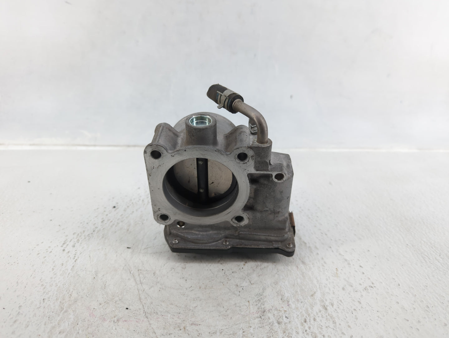 2017-2018 Nissan Rogue Sport Throttle Body P/N:4BA60-01 E Fits Fits 2017 2018 OEM Used Auto Parts - Oemusedautoparts1.com