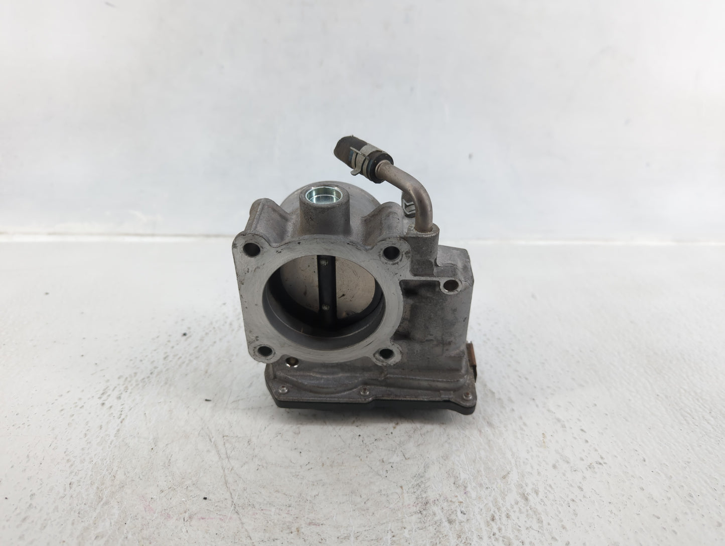 2017-2018 Nissan Rogue Sport Throttle Body P/N:4BA60-01 E Fits Fits 2017 2018 OEM Used Auto Parts - Oemusedautoparts1.com