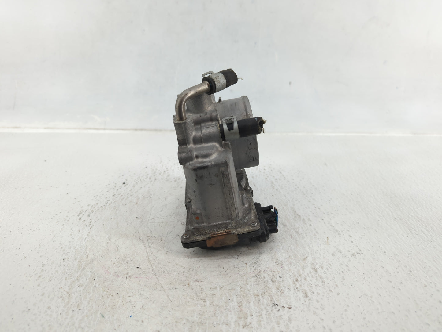 2017-2018 Nissan Rogue Sport Throttle Body P/N:4BA60-01 E Fits Fits 2017 2018 OEM Used Auto Parts - Oemusedautoparts1.com
