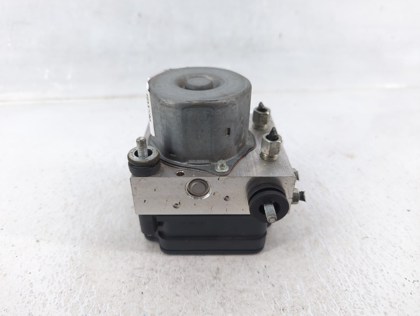 2018 Nissan Rogue Sport ABS Pump Control Module Replacement P/N:47660 6MG2A 47660 6MA2A Fits OEM Used Auto Parts - Oemusedau