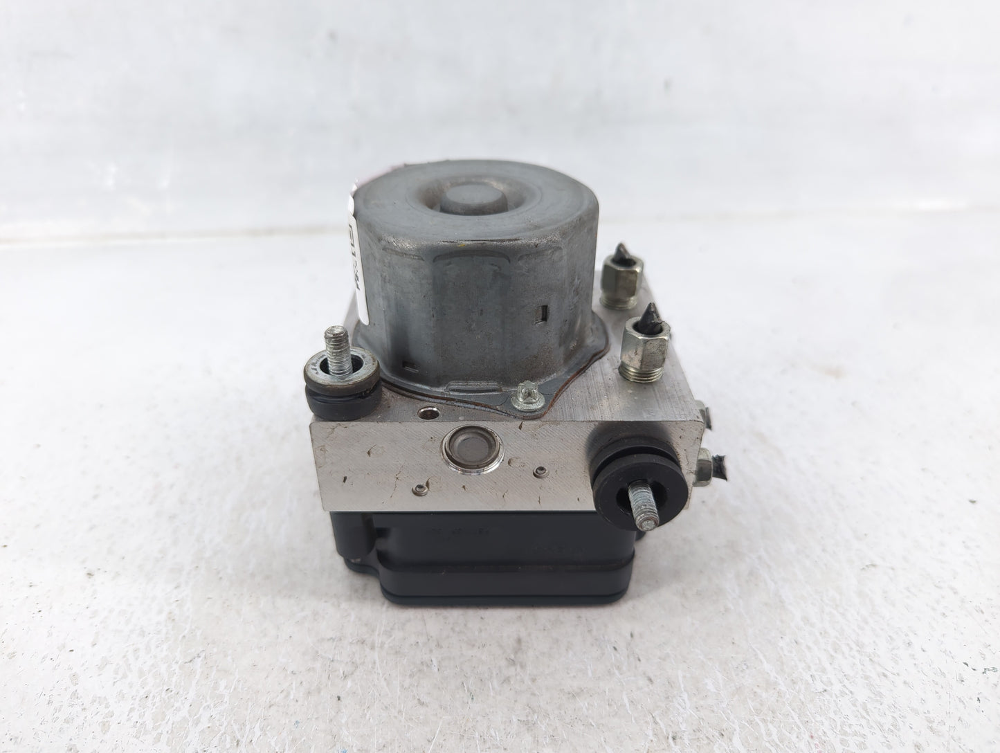 2018 Nissan Rogue Sport ABS Pump Control Module Replacement P/N:47660 6MG2A 47660 6MA2A Fits OEM Used Auto Parts - Oemusedau