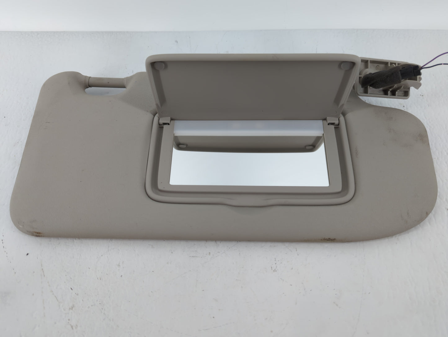 2017-2018 Nissan Rogue Sport Sun Visor Shade Replacement Passenger Right Mirror Fits Fits 2017 2018 OEM Used Auto Parts - Oe
