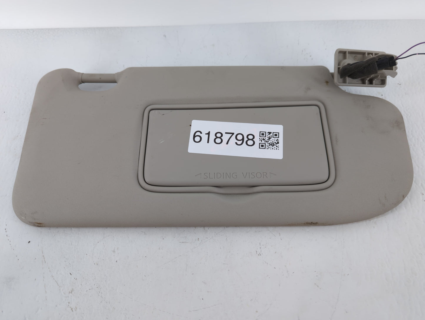 2017-2018 Nissan Rogue Sport Sun Visor Shade Replacement Passenger Right Mirror Fits Fits 2017 2018 OEM Used Auto Parts - Oe