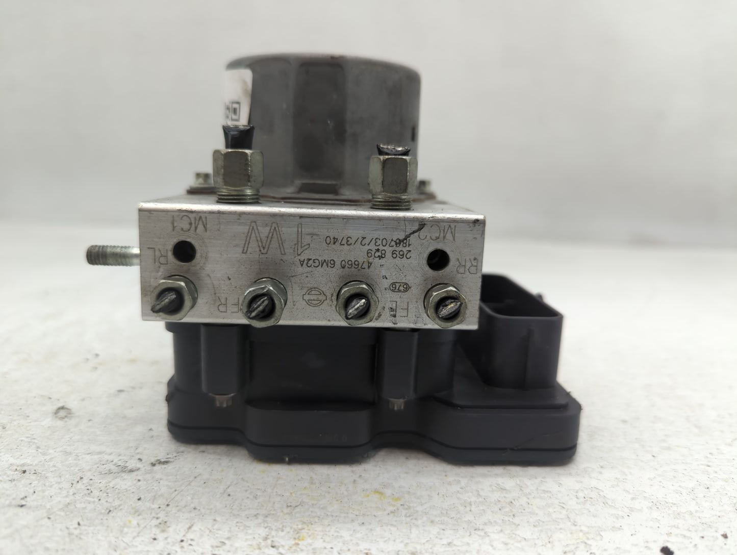 2018 Nissan Rogue Sport ABS Pump Control Module Replacement P/N:47660 6MG2A Fits OEM Used Auto Parts - Oemusedautoparts1.com
