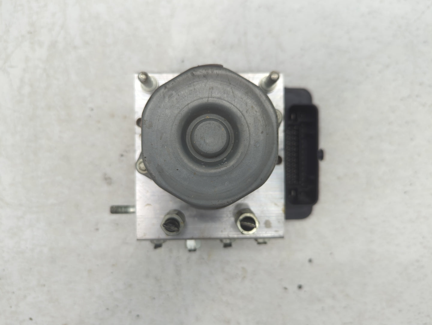 2018 Nissan Rogue Sport ABS Pump Control Module Replacement P/N:47660 6MG2A Fits OEM Used Auto Parts - Oemusedautoparts1.com