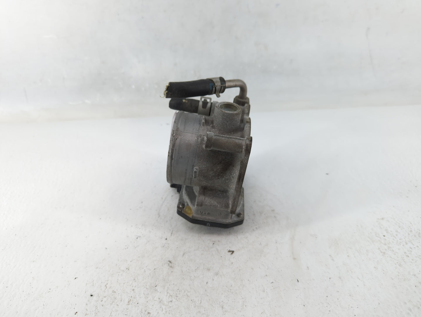 2017-2018 Nissan Rogue Sport Throttle Body P/N:4BA60-01 E Fits Fits 2017 2018 OEM Used Auto Parts - Oemusedautoparts1.com