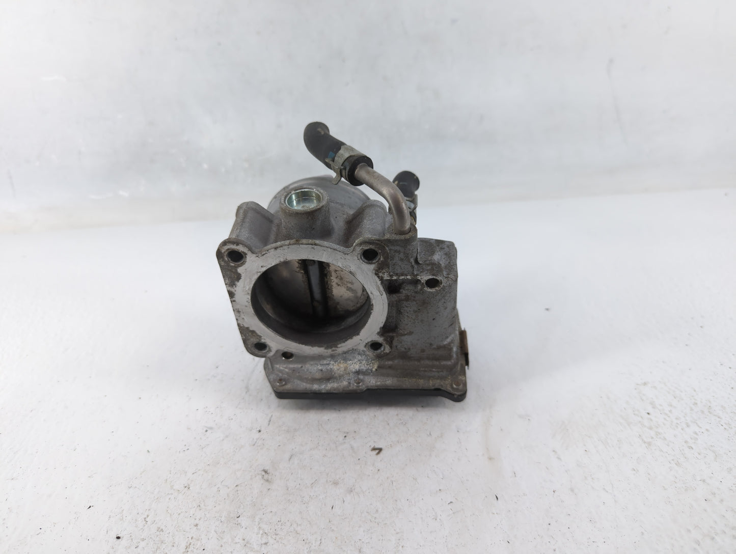 2017-2018 Nissan Rogue Sport Throttle Body P/N:4BA60-01 E Fits Fits 2017 2018 OEM Used Auto Parts - Oemusedautoparts1.com