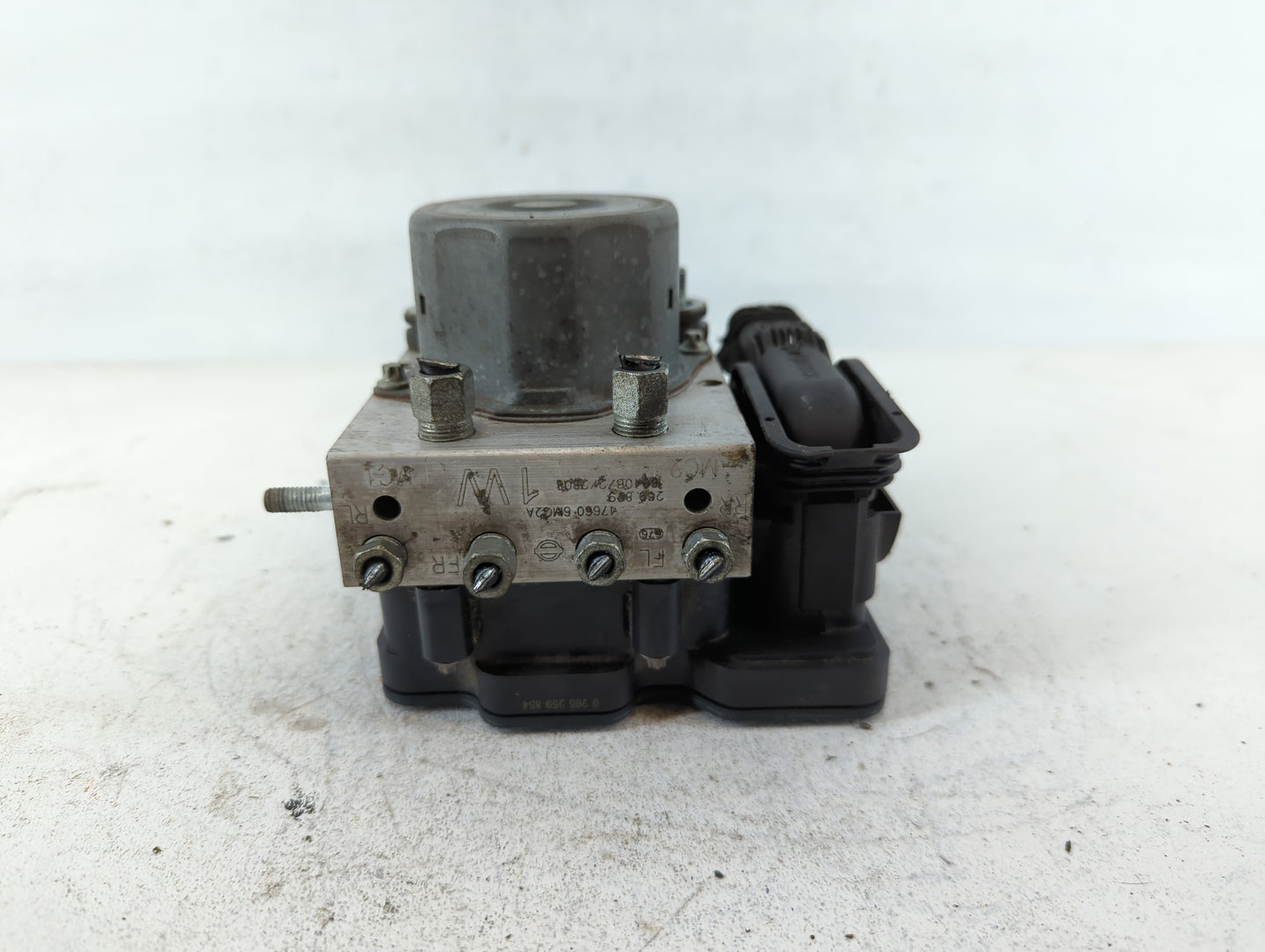 2018 Nissan Rogue Sport ABS Pump Control Module Replacement P/N:47660 6MG2A Fits OEM Used Auto Parts - Oemusedautoparts1.com