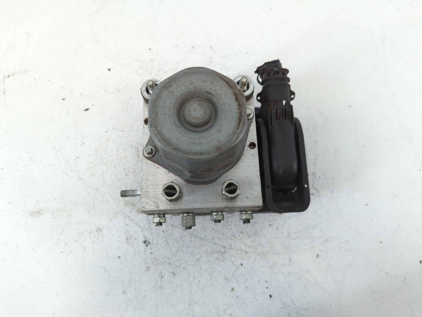 2018 Nissan Rogue Sport ABS Pump Control Module Replacement P/N:47660 6MG2A Fits OEM Used Auto Parts - Oemusedautoparts1.com