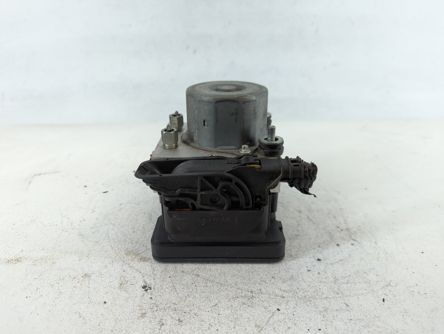 2018 Nissan Rogue Sport ABS Pump Control Module Replacement P/N:47660 6MG2A Fits OEM Used Auto Parts - Oemusedautoparts1.com